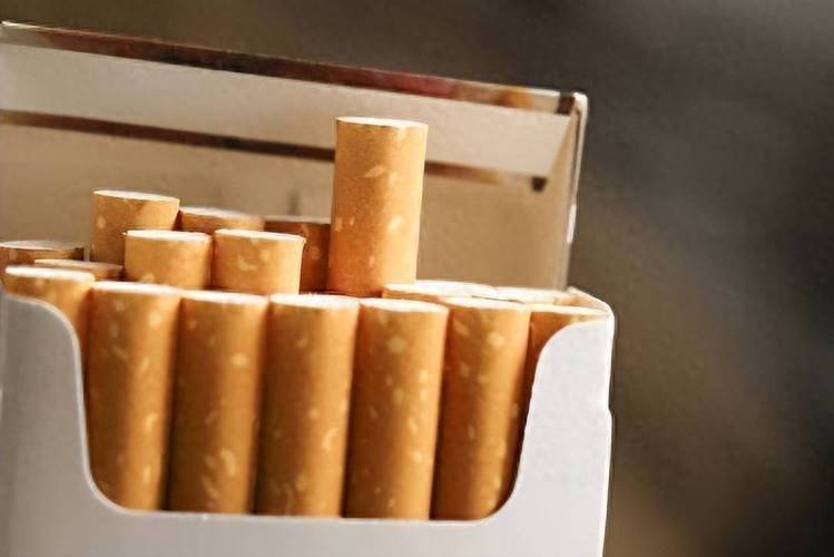 原创            香烟有害健康其实是大骗局，尼古丁根本不致癌？真相更加残酷