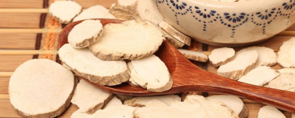 当归煮鸡蛋功效与作用：滋养补血，调经止痛