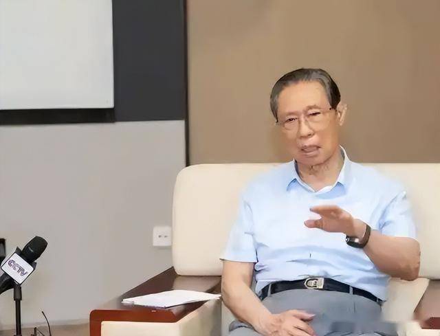 新冠感染上升，钟南山院士提醒：不吃1药，不做1事，不存1念