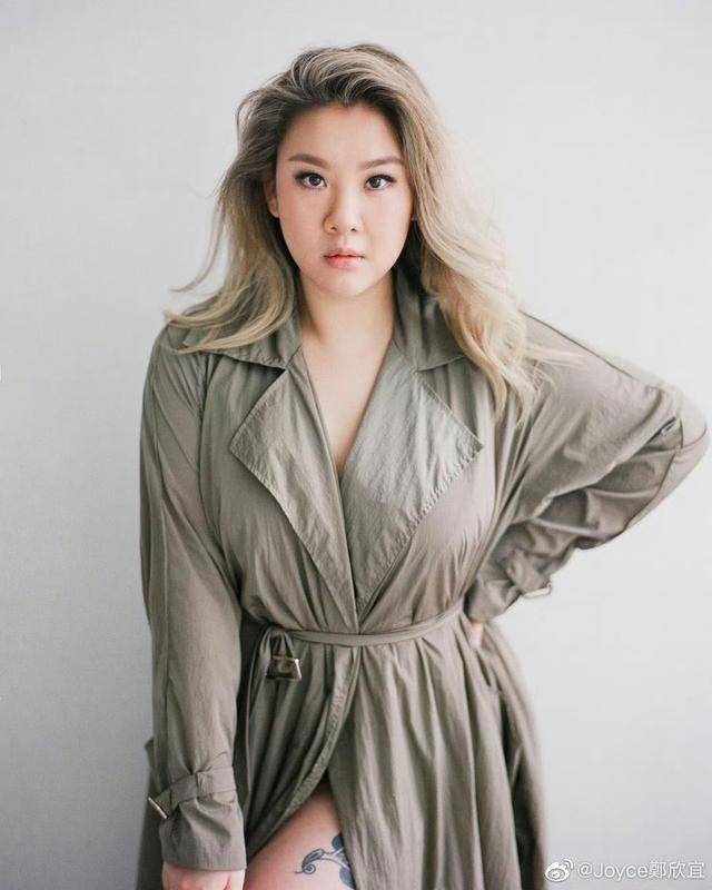 知名港女星获好友庆生！发型师男友疑高调表白，二人动作亲密