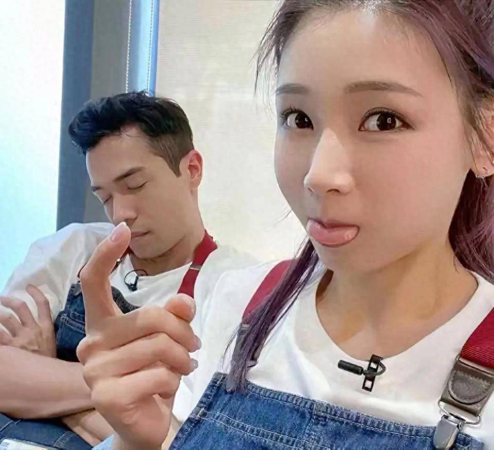 TVB前小花预支蜜月欧洲旅行，获未婚夫送“包包”，大秀恩爱