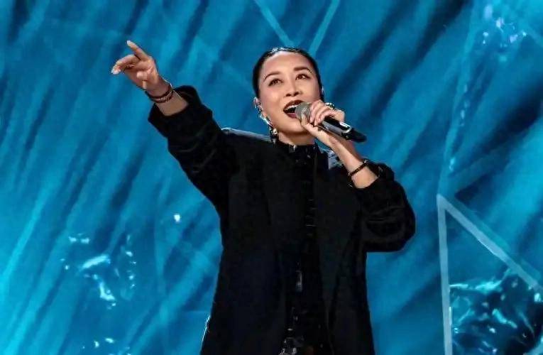 原创            林志炫喊话歌手直播参赛，参加2期后淘汰，网民为何沉默？