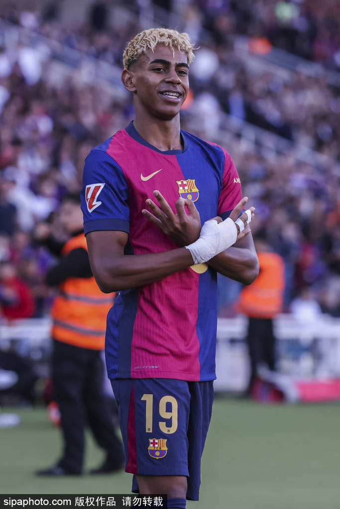 拉什福德挥泪斩薪30万镑！只为巴萨一纸合约？曼联“太子”真不回头了！