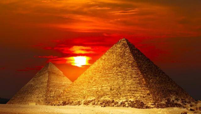 博物馆有件“贵重”的珠宝，居然是天外陨石制成，至今却无人敢动