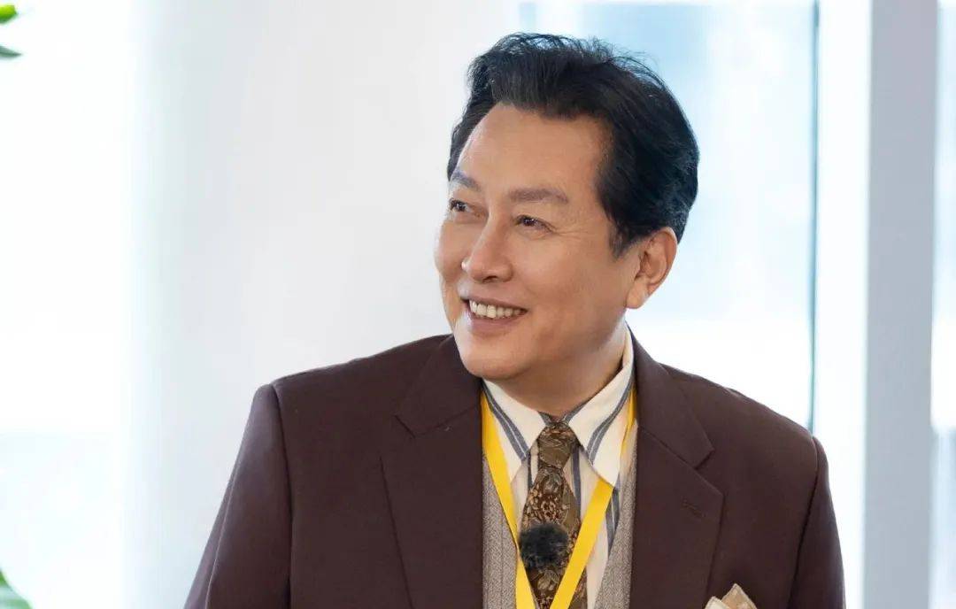 原创            唐国强对上刘晓庆，综艺市场迎来救星？