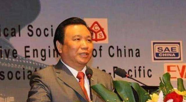 原创            “电池大王”钟馨稼，高调“炫富”做慈善，如今电池帝国一夜坍塌