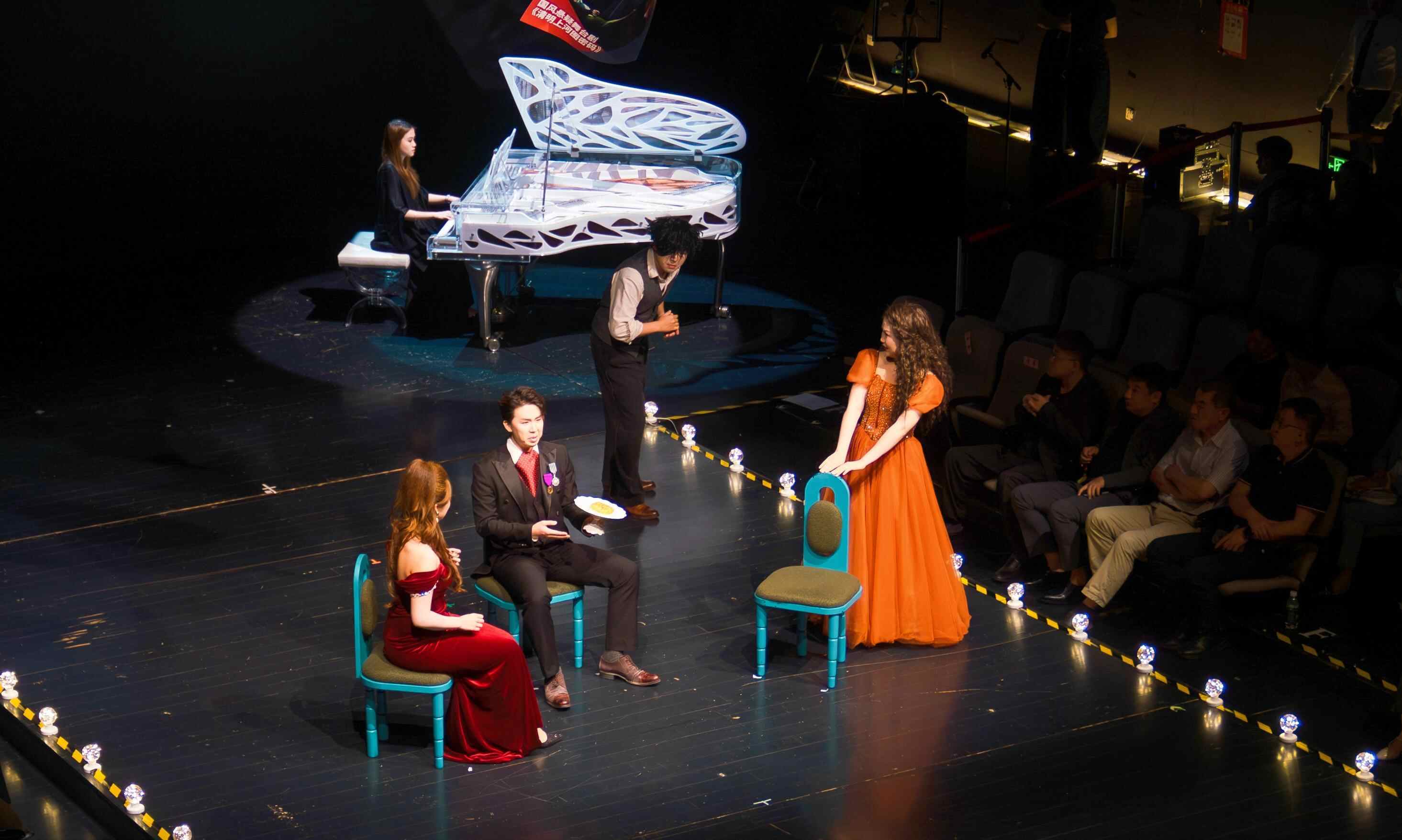 【视频】15年演出逾4000场！这个广州文化地标引来陈佩斯、张国立等艺术大咖送祝福