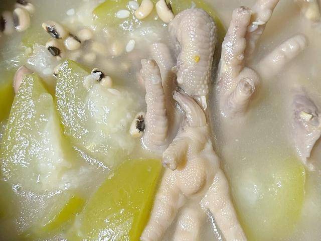 夏天多雨湿气重，推荐六道祛湿汤可以多喝，祛湿清热，帮助好睡眠