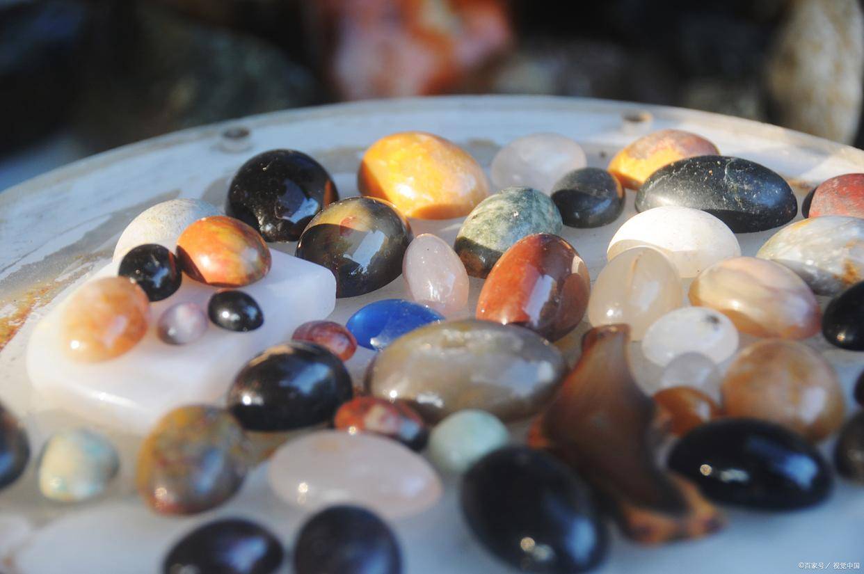 价逾千金，玛瑙什么颜色最贵？不同色彩背后藏着哪些文化密码？