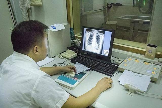 患上肺结节，还在吸烟？医生苦劝：这几个后果，你可能承受不起！