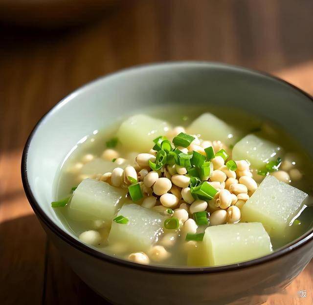 入夏少吃西瓜黄瓜，多吃这4种“暖胃菜”，健脾祛湿，安稳度夏