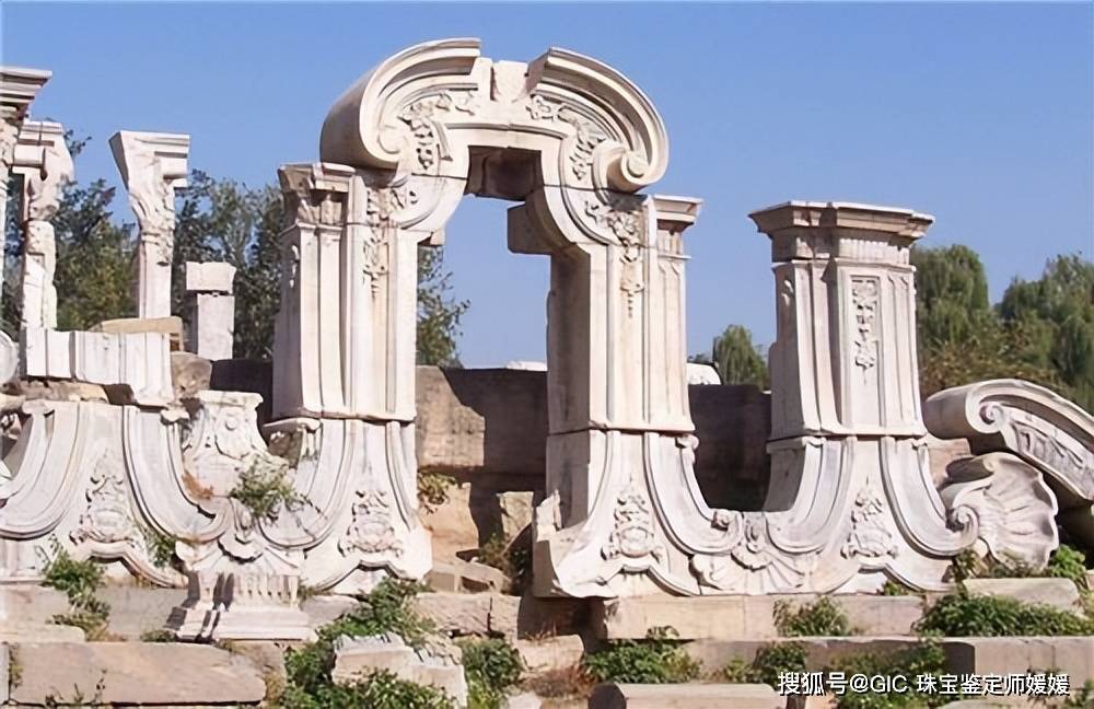 圆明园中珍藏的玉器，数不胜数，其中一件为世界上体积最大的玉雕