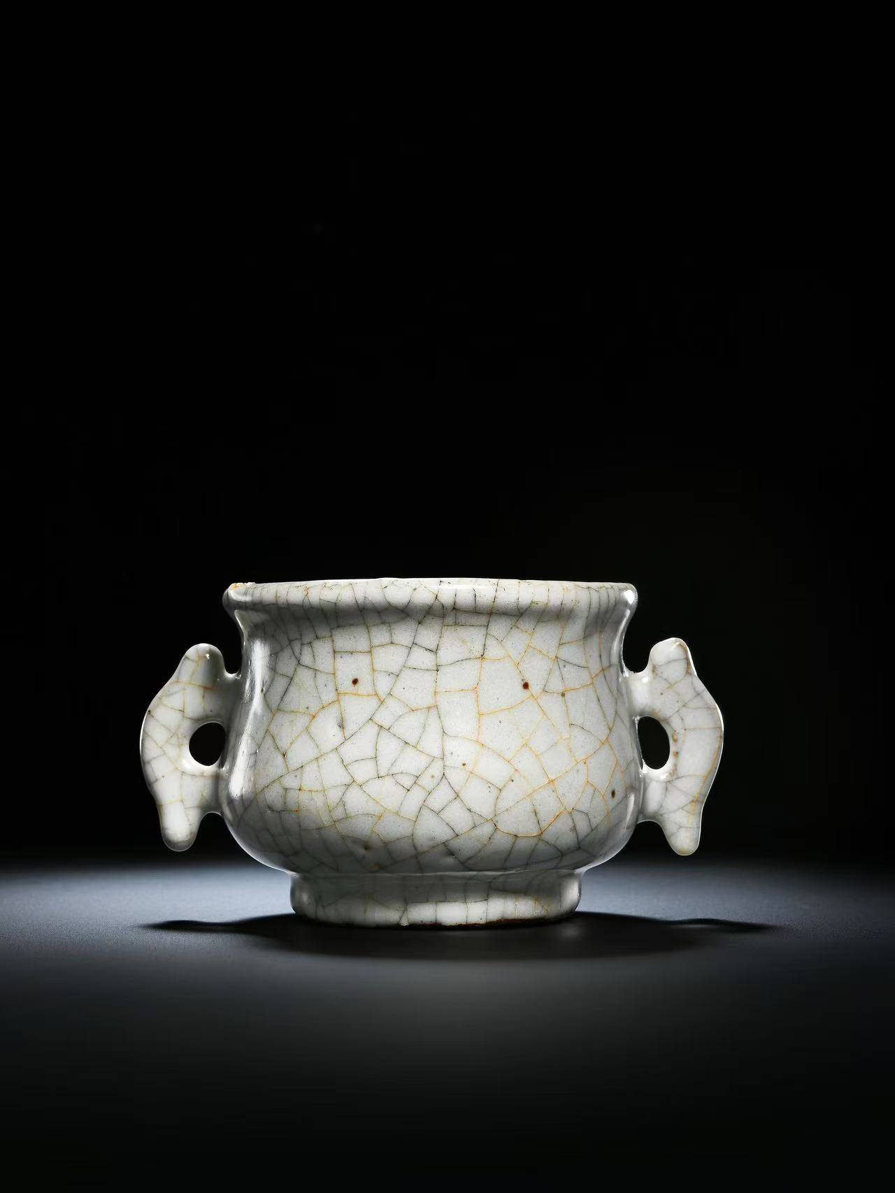 宋代哥窑冰裂纹瓷器真品特点和市场参考价格