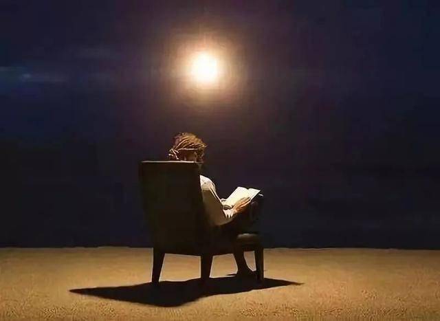 原创            吃定一个男人，不是高频联系，也不是满足对方，而是：四个字