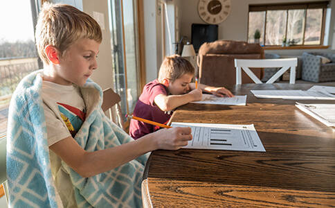 如何帮孩子度过青春期叛逆期