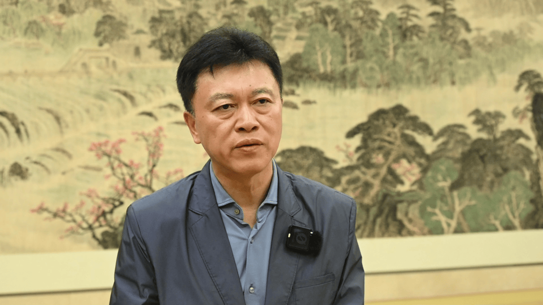 荣昌真的接住了“泼天流量”：五一首日游客总数破35万，政府大楼都成了打卡点