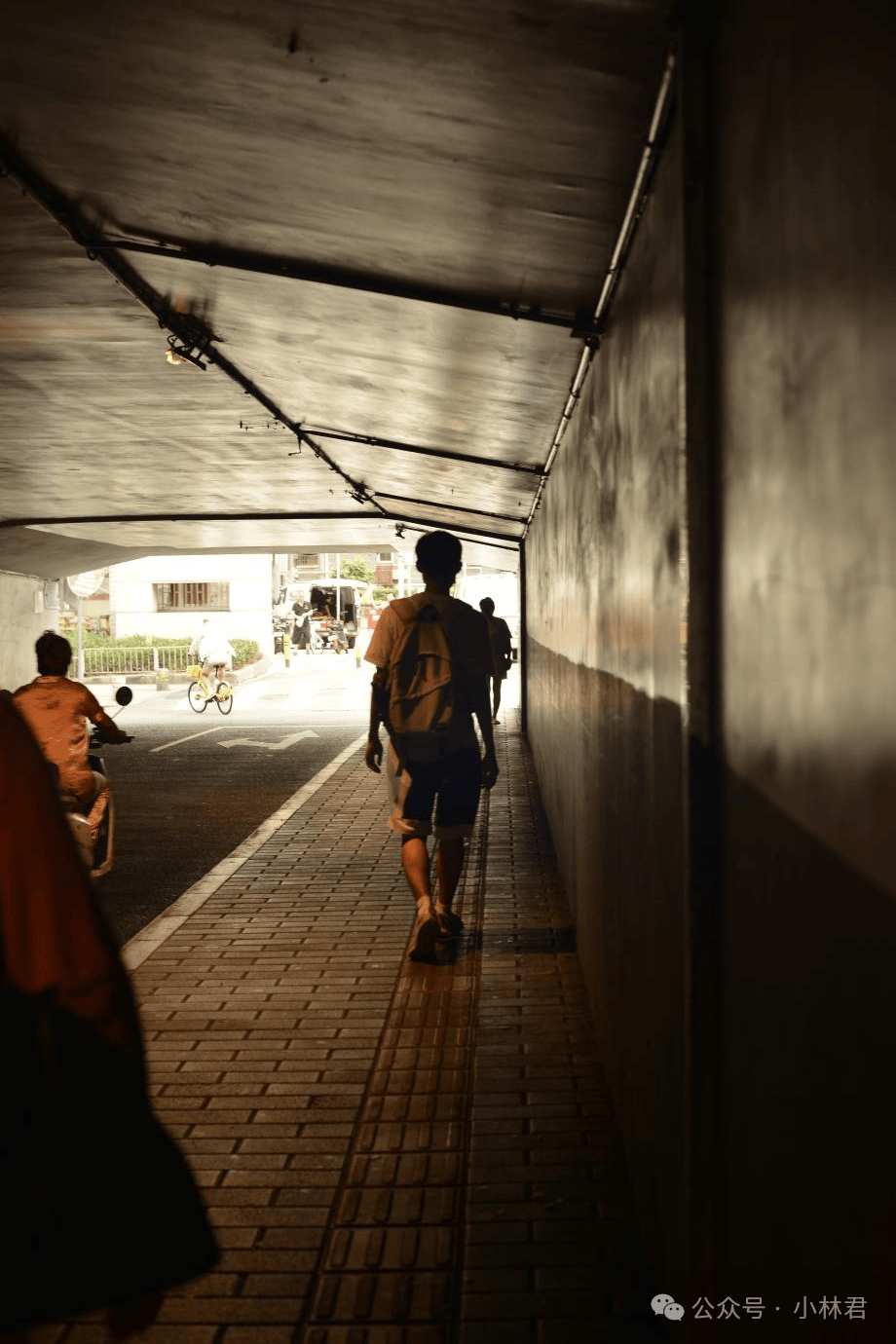 深圳古玩城：快节奏下的旧生活