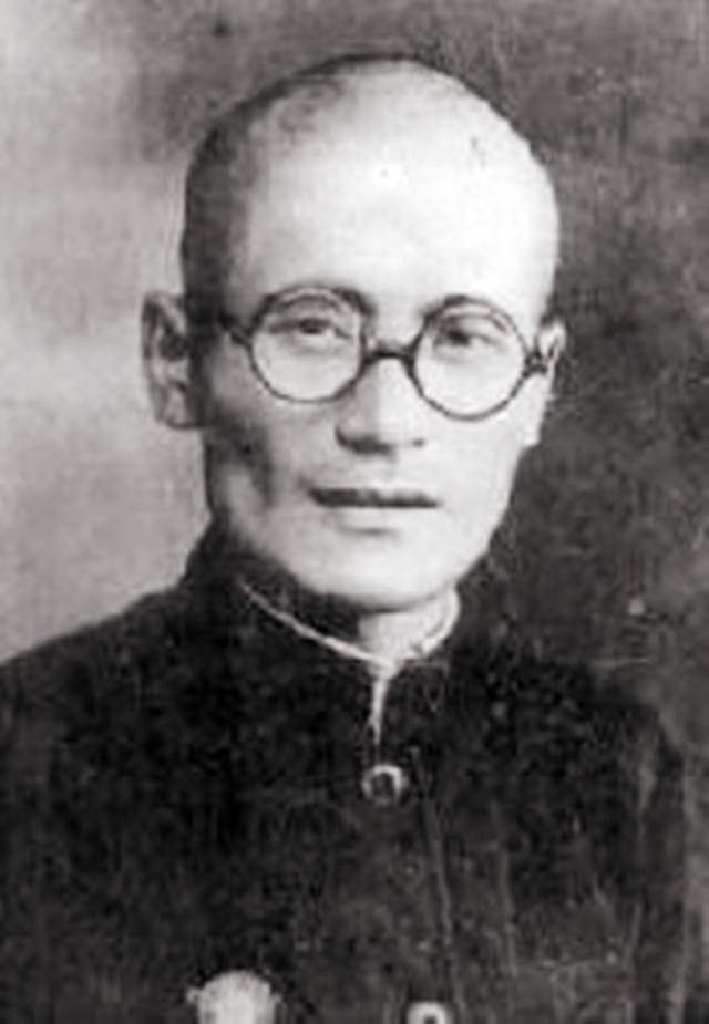 原创            一位战士向陈毅敬礼说，陈司令好！陈毅：你叫错了，丢掉一个字