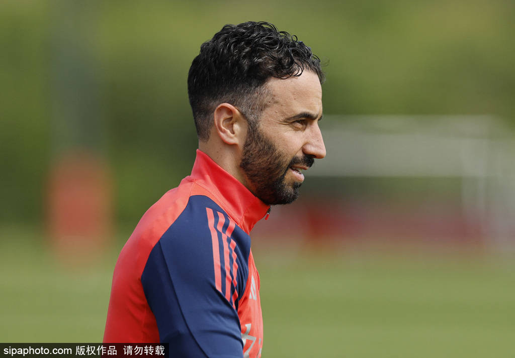 拉爵爷最后通牒？曼联欧联决赛=阿莫林生死考！葡萄牙名帅的‘画饼’还能充饥多久？