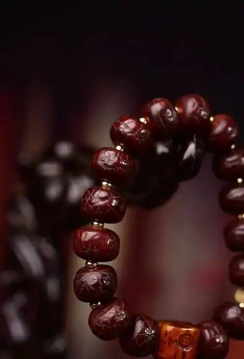 文玩“爆款”：从“炒作”到“速度、禁忌、颜值”的新玩法