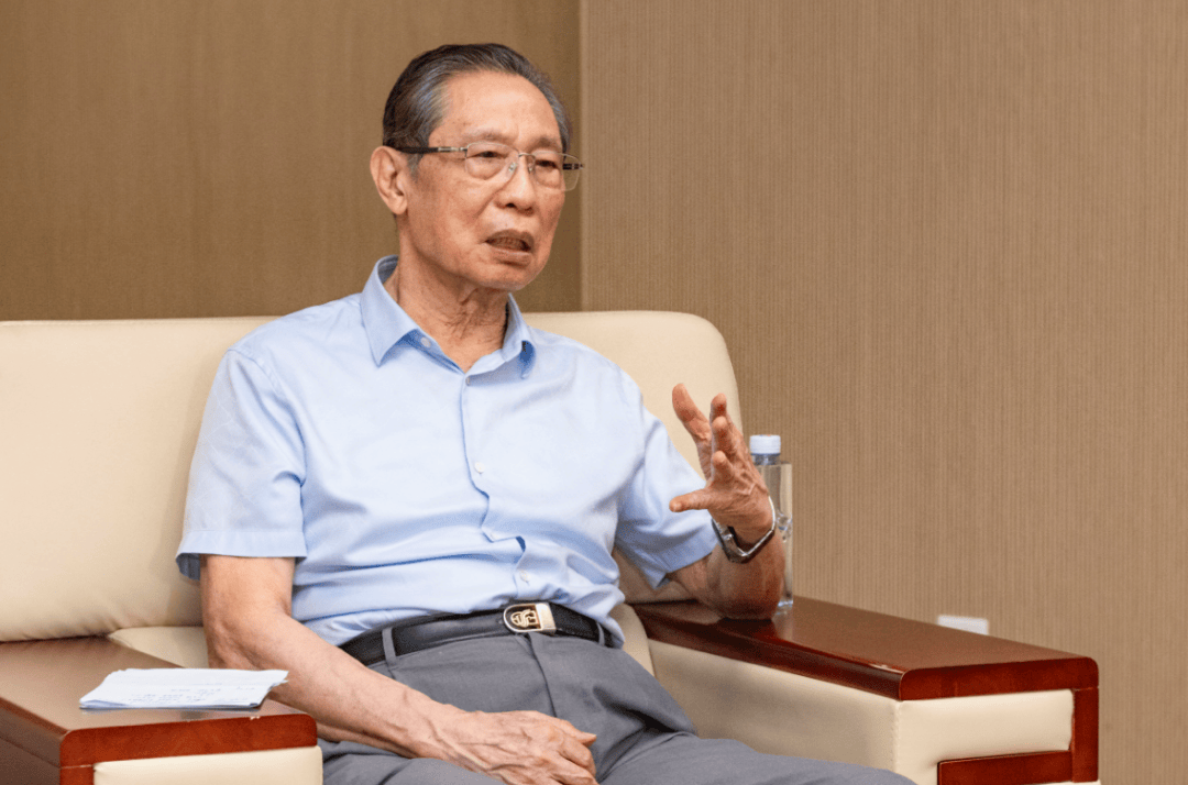 新冠又抬头，有患者反复感染病情加重？钟南山发声