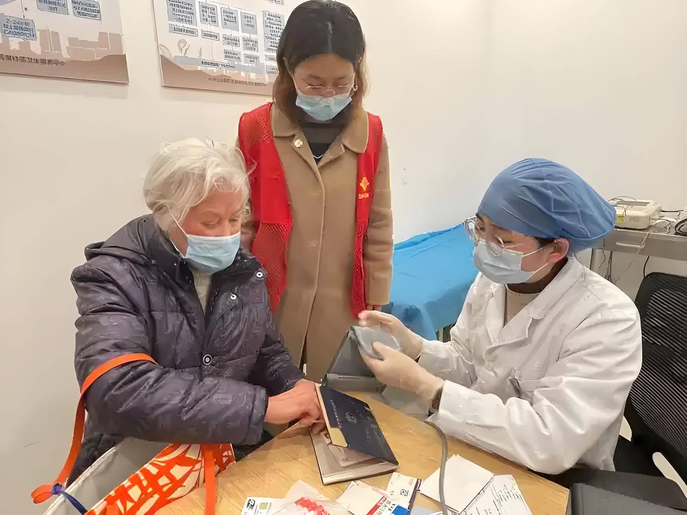 原创            新冠再抬头？建议中老年：1不洗，2不做，吃3样，轻松应对别大意