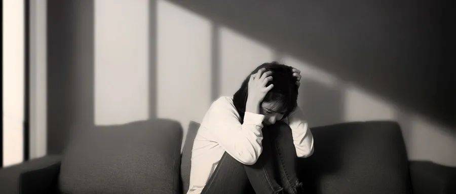 20个抑郁休学的家庭曝光，背后原因警醒千万父母：“孩子不是叛逆，是病了”