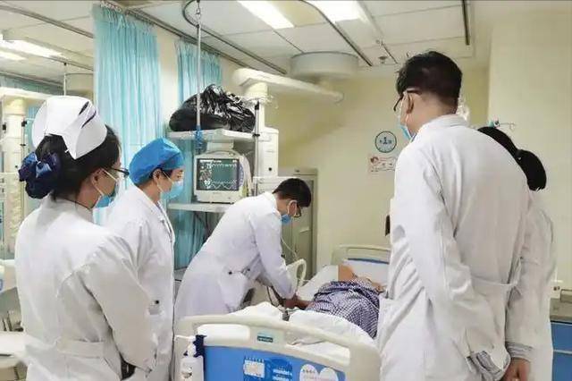 越来越多人高血压去世！医生含泪苦劝：这4件事别再做，保护血管