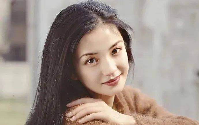 【2025.5.5】Z薇女儿被献祭？赵丽颖电影饼？宋轶多高？《淮水竹亭》不扑？短剧圈好多男艺人取向是同性？