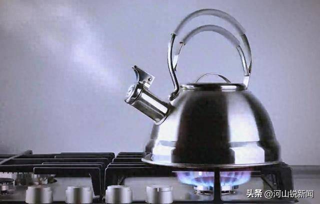 一人烧水，全家得癌？提醒：烧水时的几个坏习惯，你占了几个？