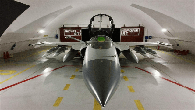 原创            印巴空战后，多国想求购枭龙战机，乌兹别克斯张口就要24架