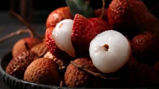 荔枝大量上市！医生实话：常吃有4好处，但2类人谨慎食用