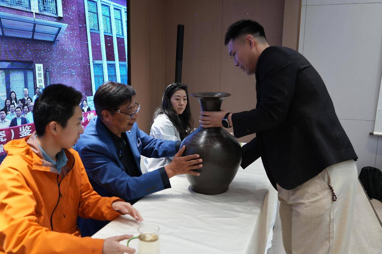 点进来，马上成为文物艺术品鉴赏师！