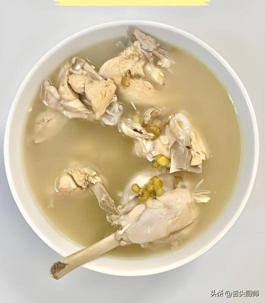 三伏天最伤骨！避开冷饮和甜食，常吃这4道“健骨菜”