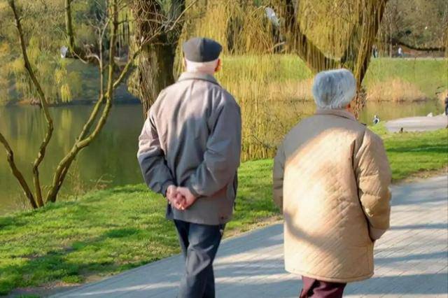 研究发现：高血脂患者若每天走万步，不出小半年，或出现4个变化