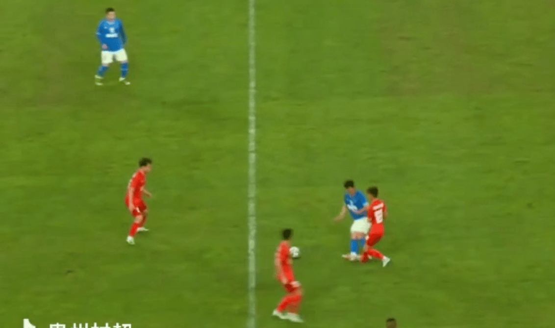 县域足球赛球员遭蹬铲“断腿”，犯规者被本省禁赛3年 伤者：他留下3千元后未再出现