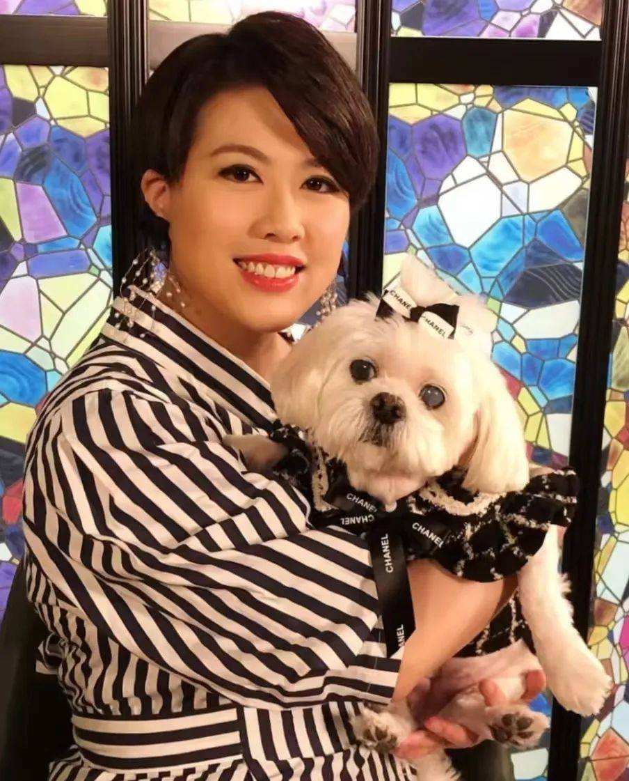 TVB前女星陈彦行4岁女儿近照曝光，全家福拍摄花絮流出，老公被疑是黄子华司机