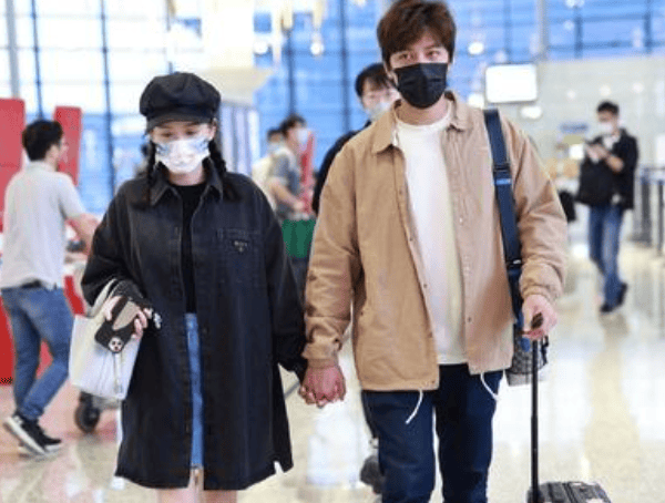 原创            陈乔恩吐槽香港机场地勤