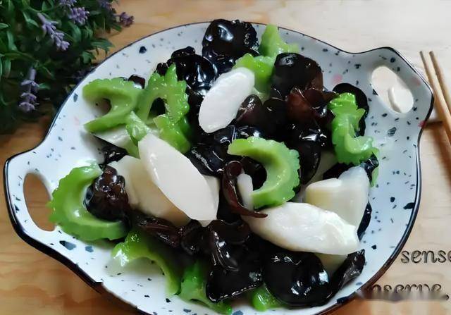 夏至要养心，一年不白拼：养心吃这3道菜，安神清火，祛湿身体好