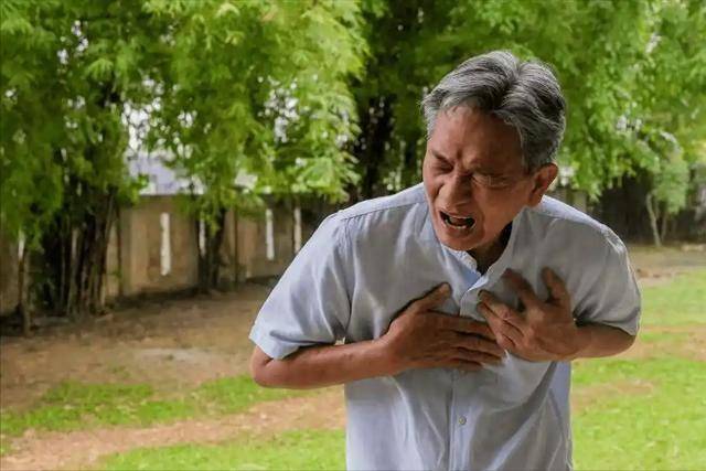 医生发现：最能加重心梗的行为，不是跑步，而是反复做这几件事！