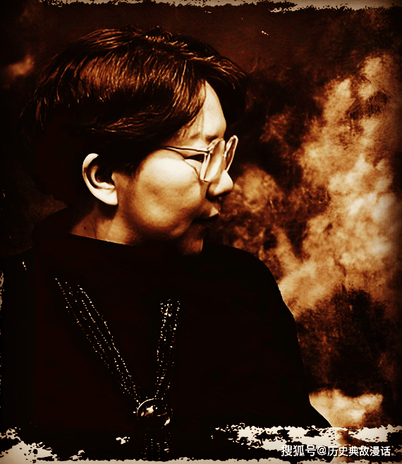 《七里香》是女画家席慕蓉写的第一首新诗〔324〕