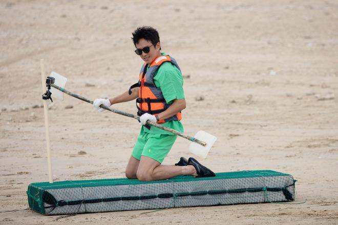 原创            《五哈5》离不开邓超陈赫，两个“综艺老炮”同框笑点满满