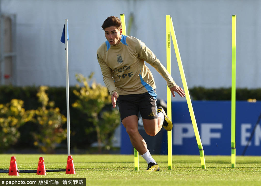 重磅！阿尔瓦雷斯经纪人官宣？“我们将看看与巴萨的谈判！”曼城要慌了？