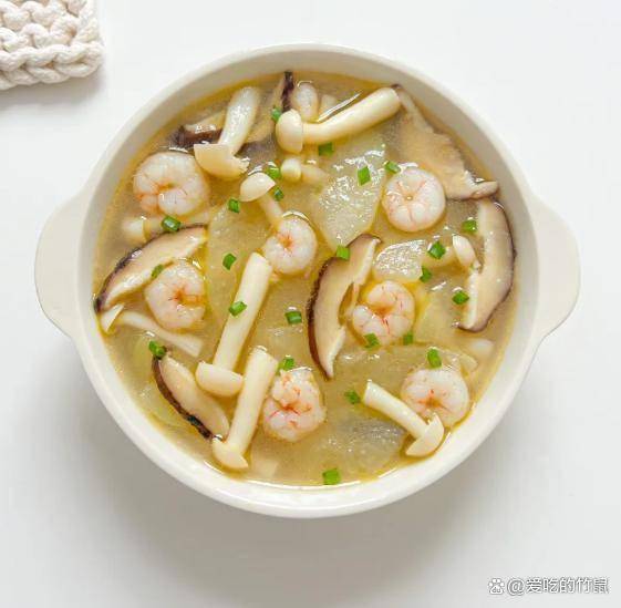 原创            夏天多喝汤，身体更健康，这道营养汤要常喝，补水润燥清热又解暑