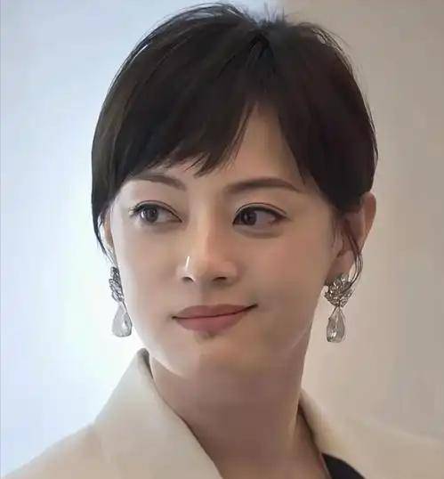 原创            吃相难看？孙俪一家疑似移居英国，网友：十几年前就开始布局了！