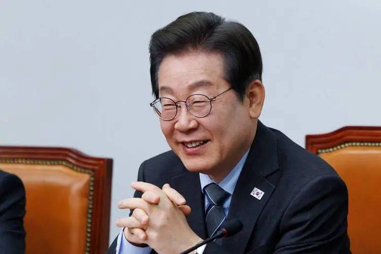 原创            李在明刚当选，就对韩军发出了“头号总统令”，对中朝是喜是忧？