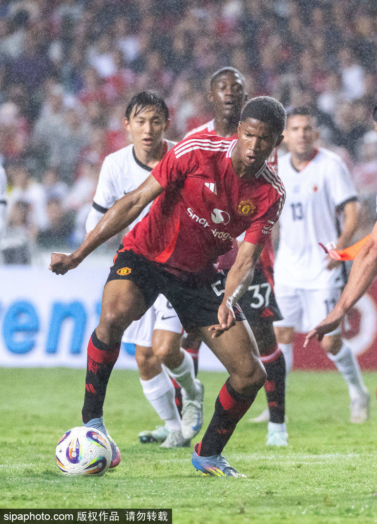 6500万英镑！曼联锋线革命开启，姆贝莫转会谈判突破性进展