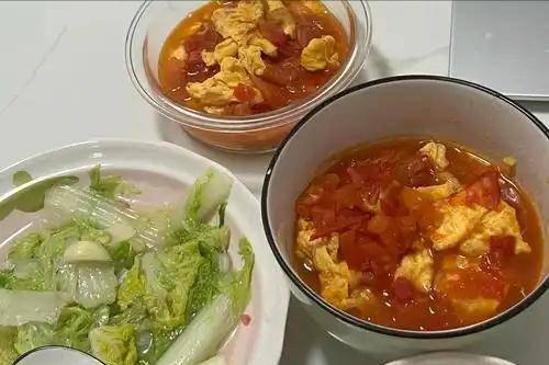 53岁男子脑梗送医，次日离世，医生再次提醒：炒菜4种调料要少放