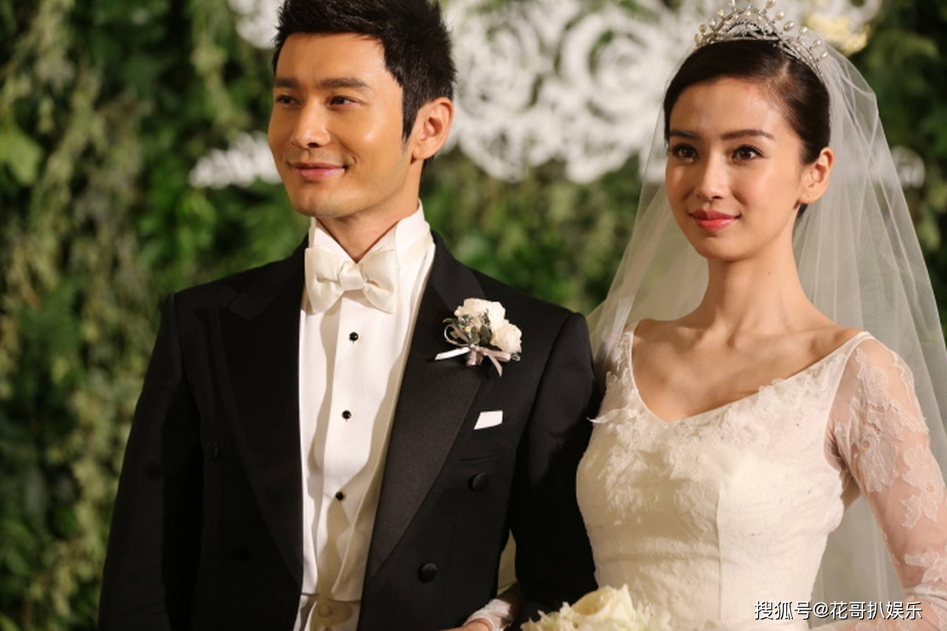 原创            李心月曝黄晓明杨颖离婚原因，女方婚内出轨邓某，车内运动被发现