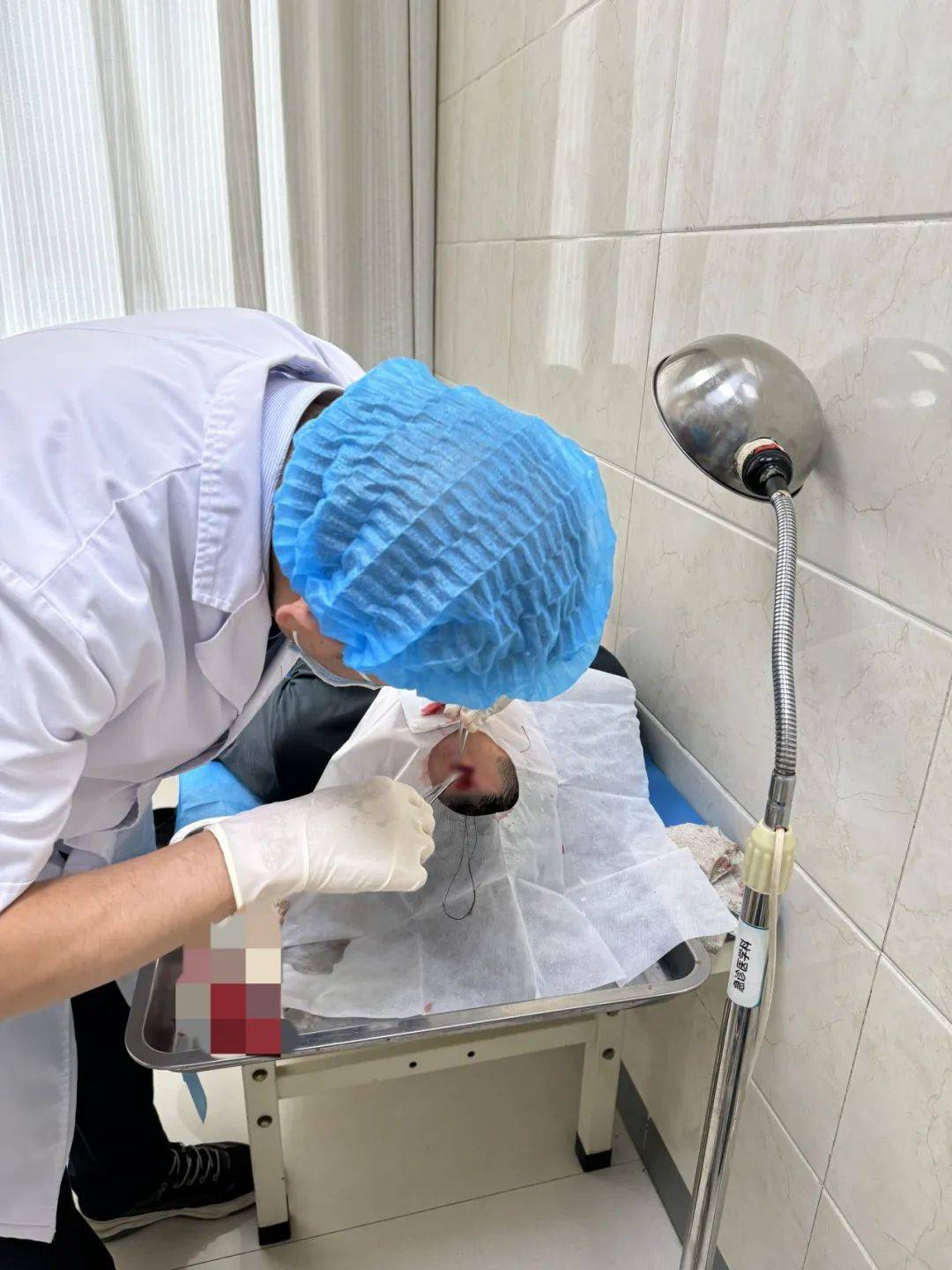 急诊救治显温情 美容缝合焕新貌